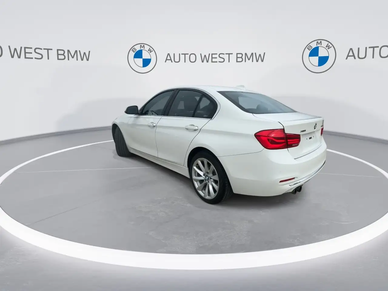 BMW 3 Series снимка BMW 3 Series