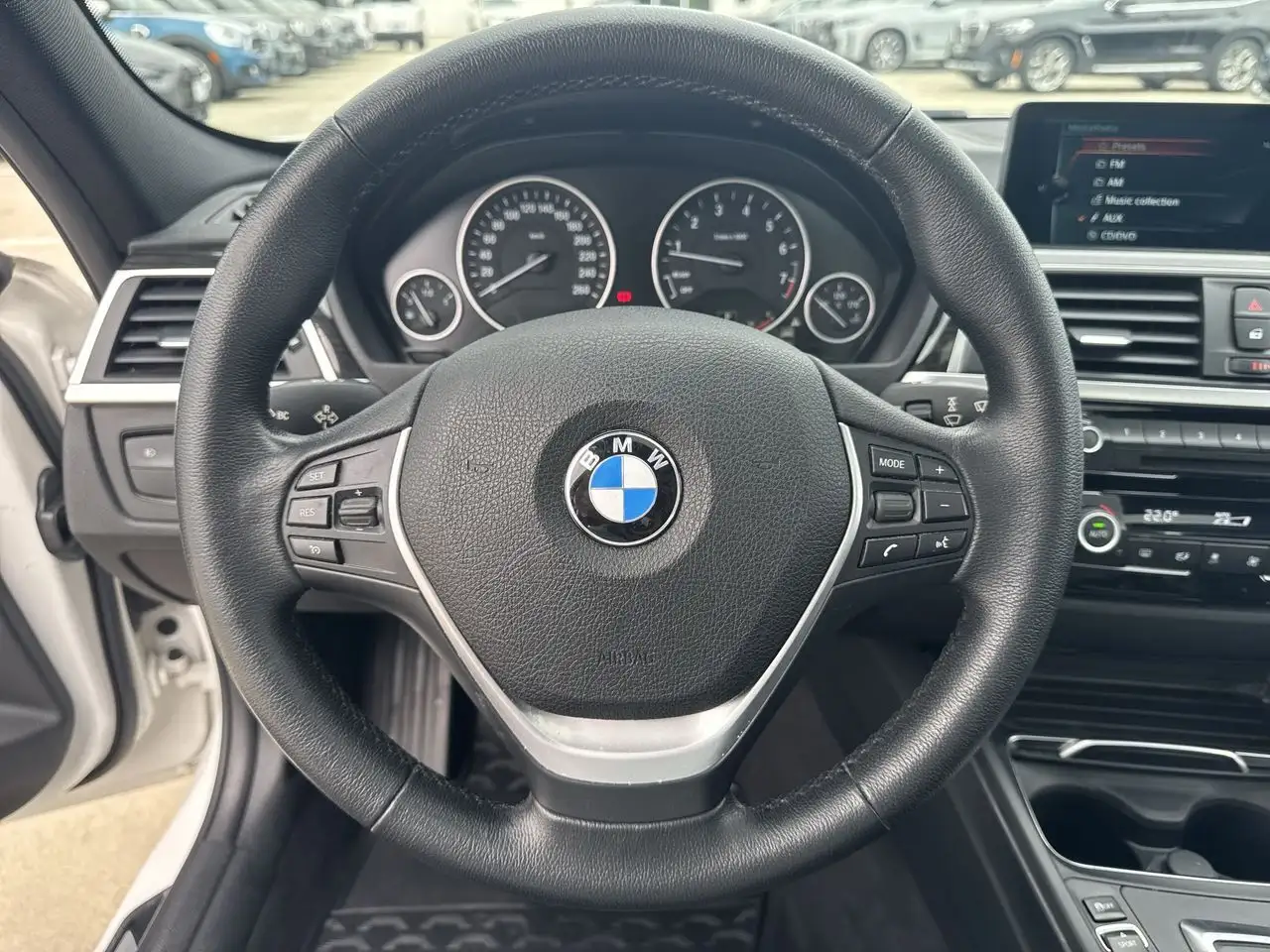 BMW 3 Series снимка BMW 3 Series