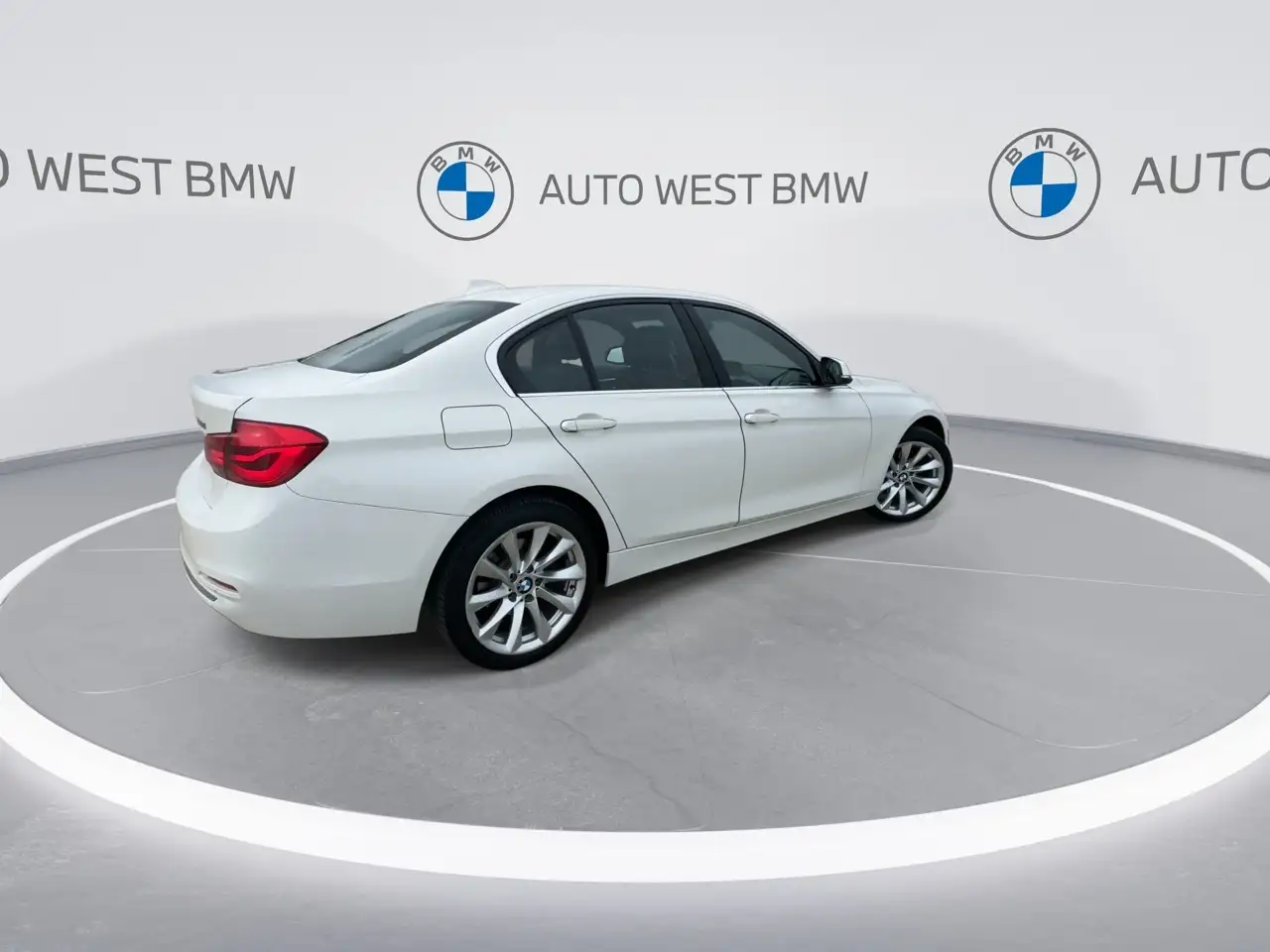 BMW 3 Series снимка BMW 3 Series