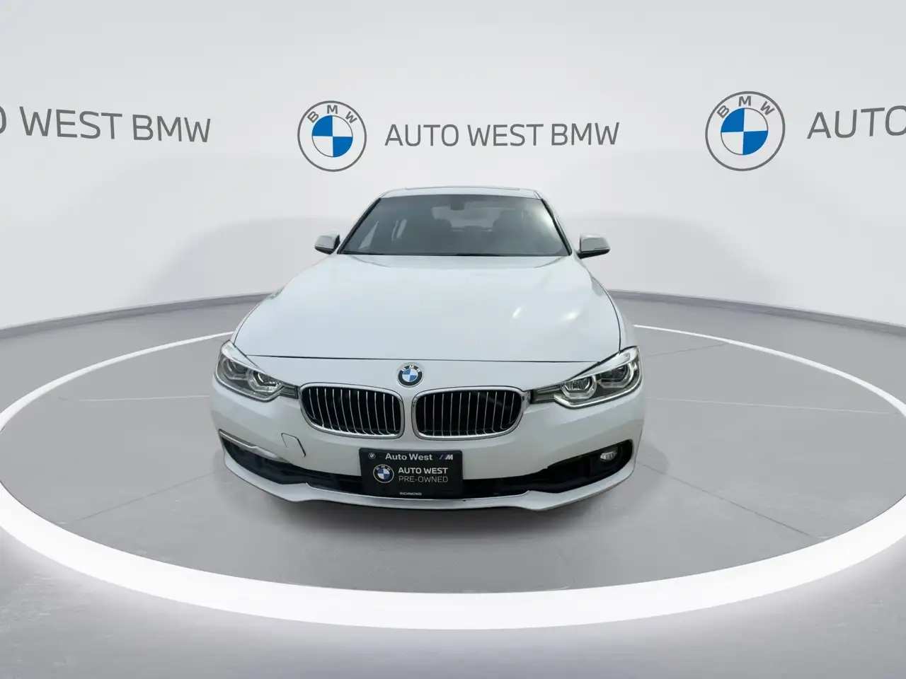 BMW 3 Series снимка BMW 3 Series