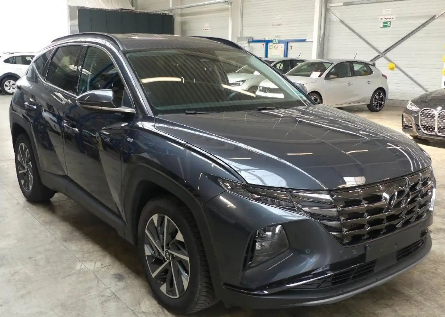 Hyundai TUCSON 1.6 CRDI Trend Mild-Hybrid 2WD KAM NAVI Grijs - 1