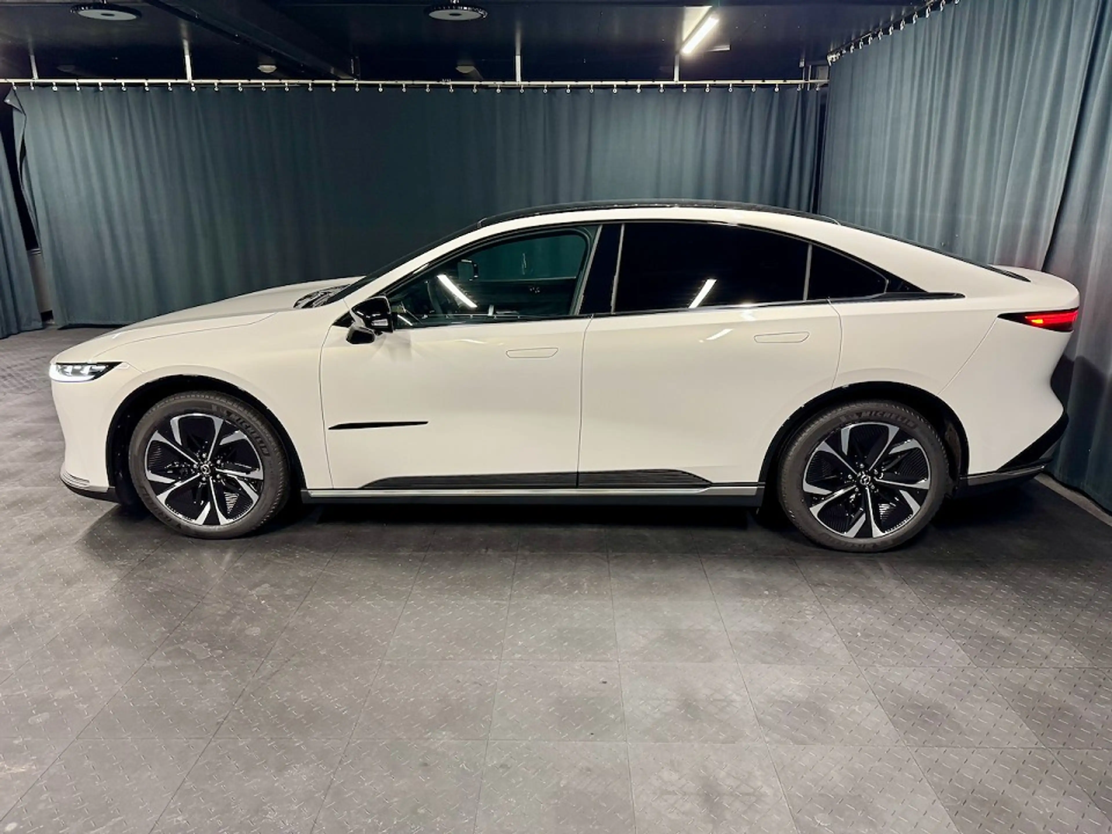 Mazda LVRHDAEK7TN419093 — photo 5