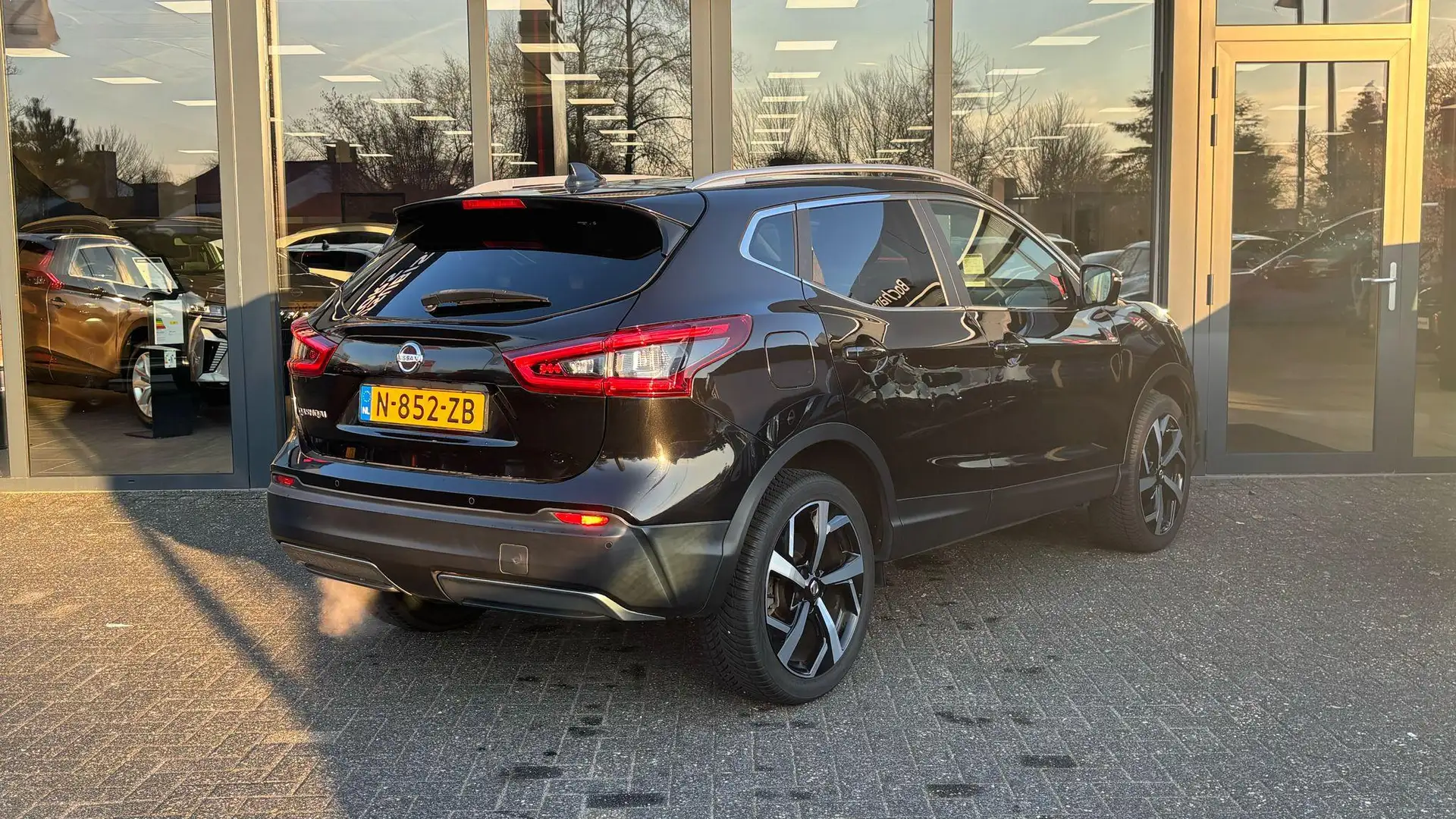 Nissan Qashqai 1.2 Tekna Noir - 2