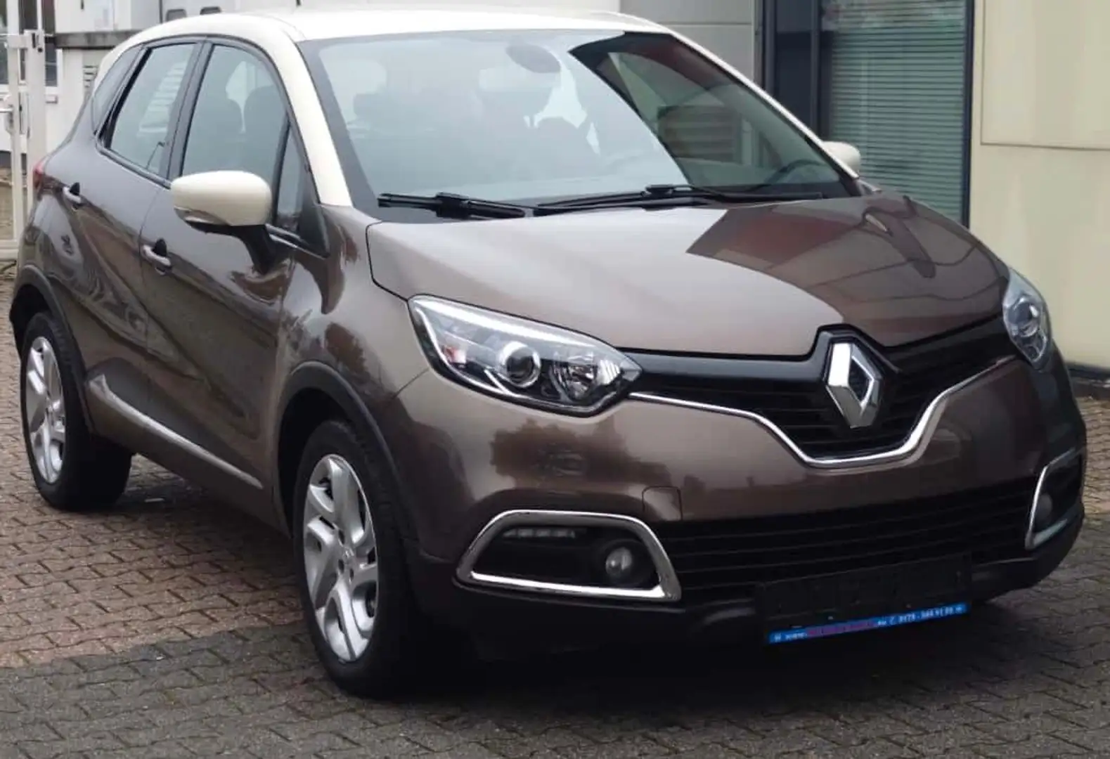 Renault Captur Luxe *EURO5*BLUETOOTH*SITZHEIZUNG*NAVI Braun - 1