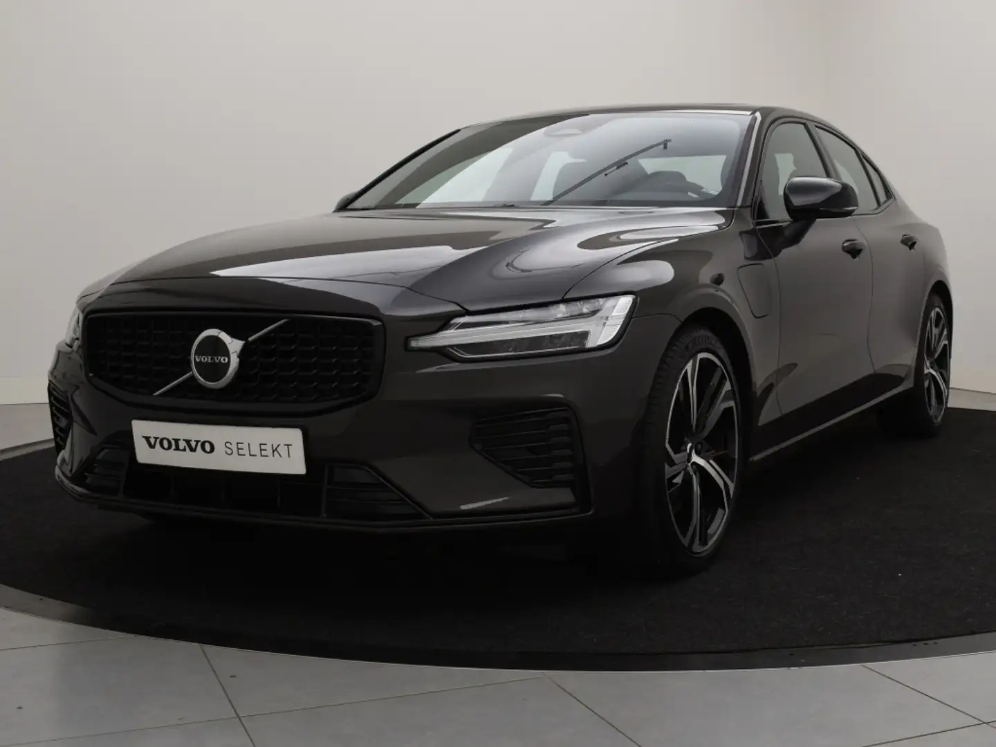 Volvo S60 T6 PLUG-IN HYBRID LONG RANGE PLUS DARK 19INCH SCHU Gris - 2