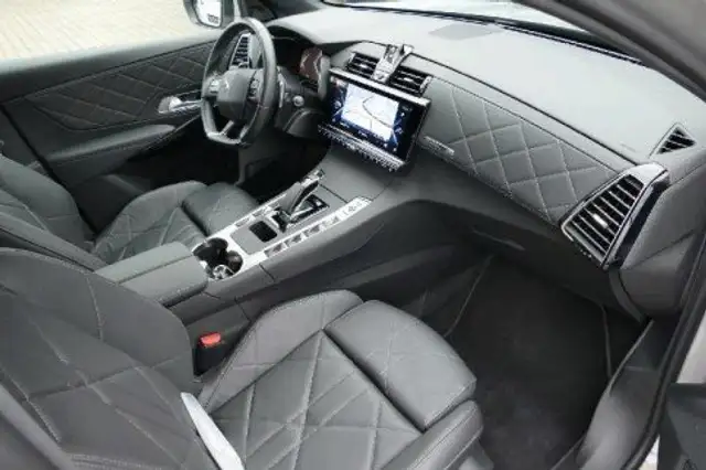 DS Automobiles DS 7 Crossback view 6
