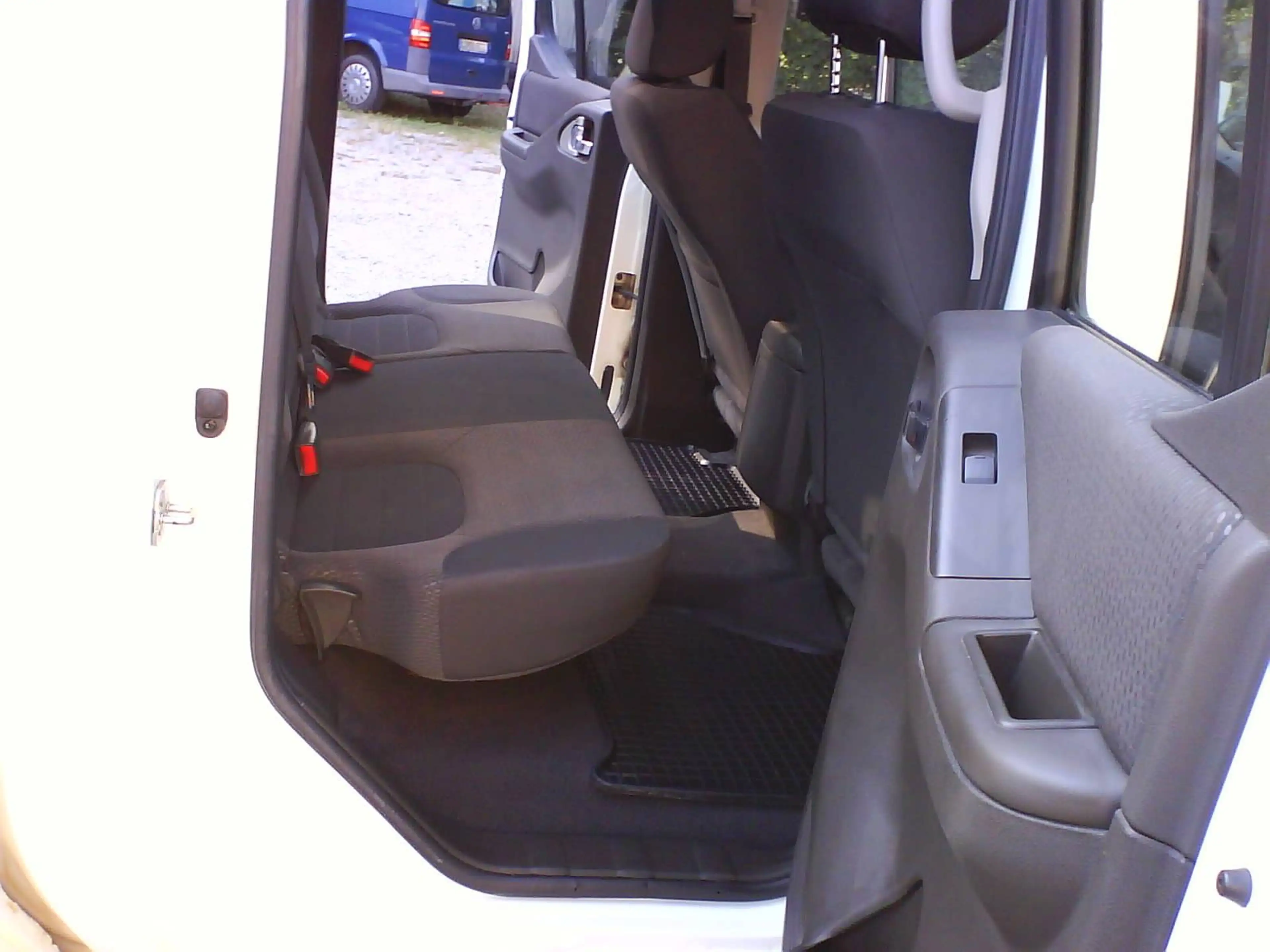 Nissan Navara Double Cab PLATINUM 4X4 — photo 9