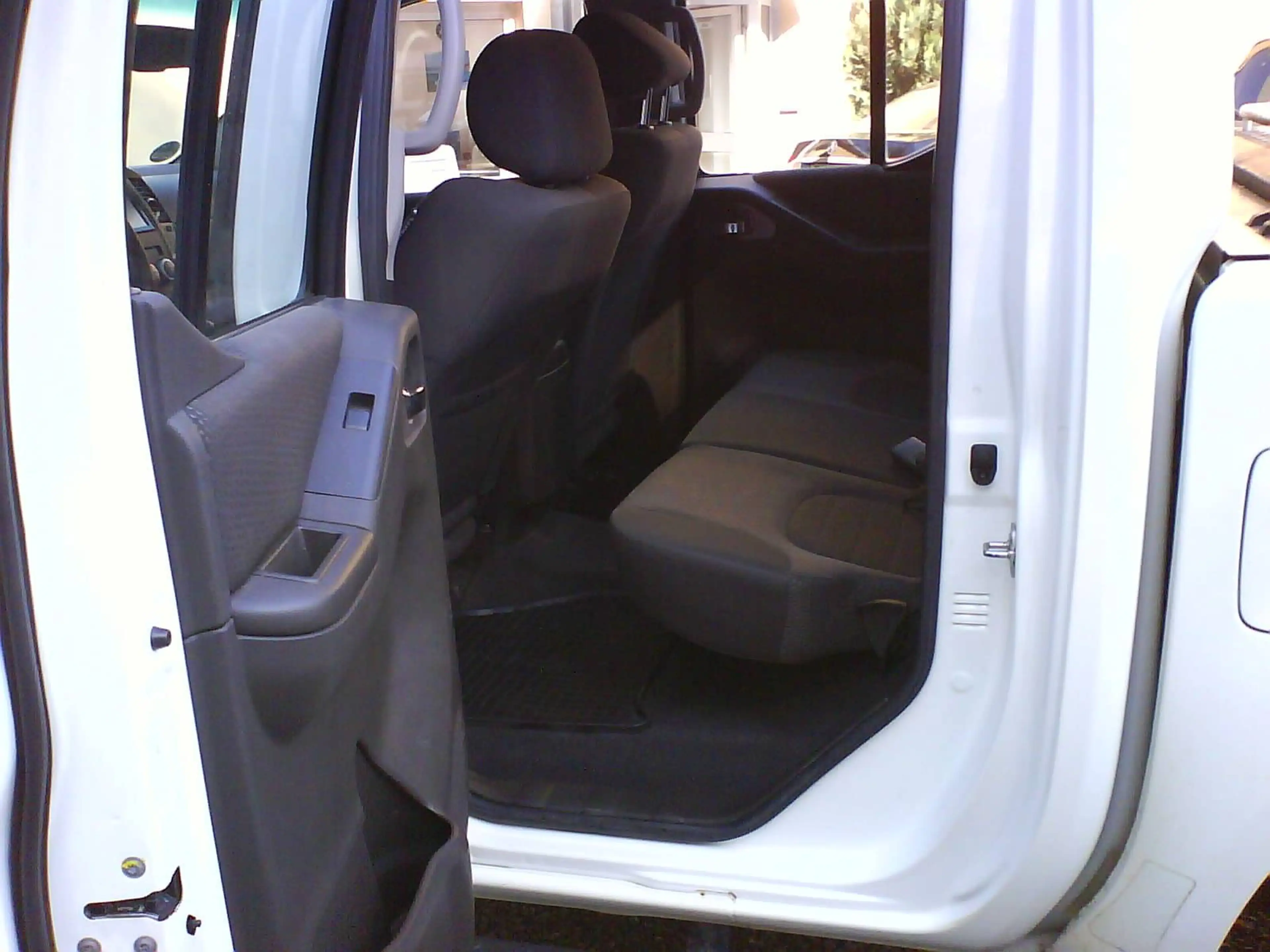Nissan Navara Double Cab PLATINUM 4X4 — photo 7