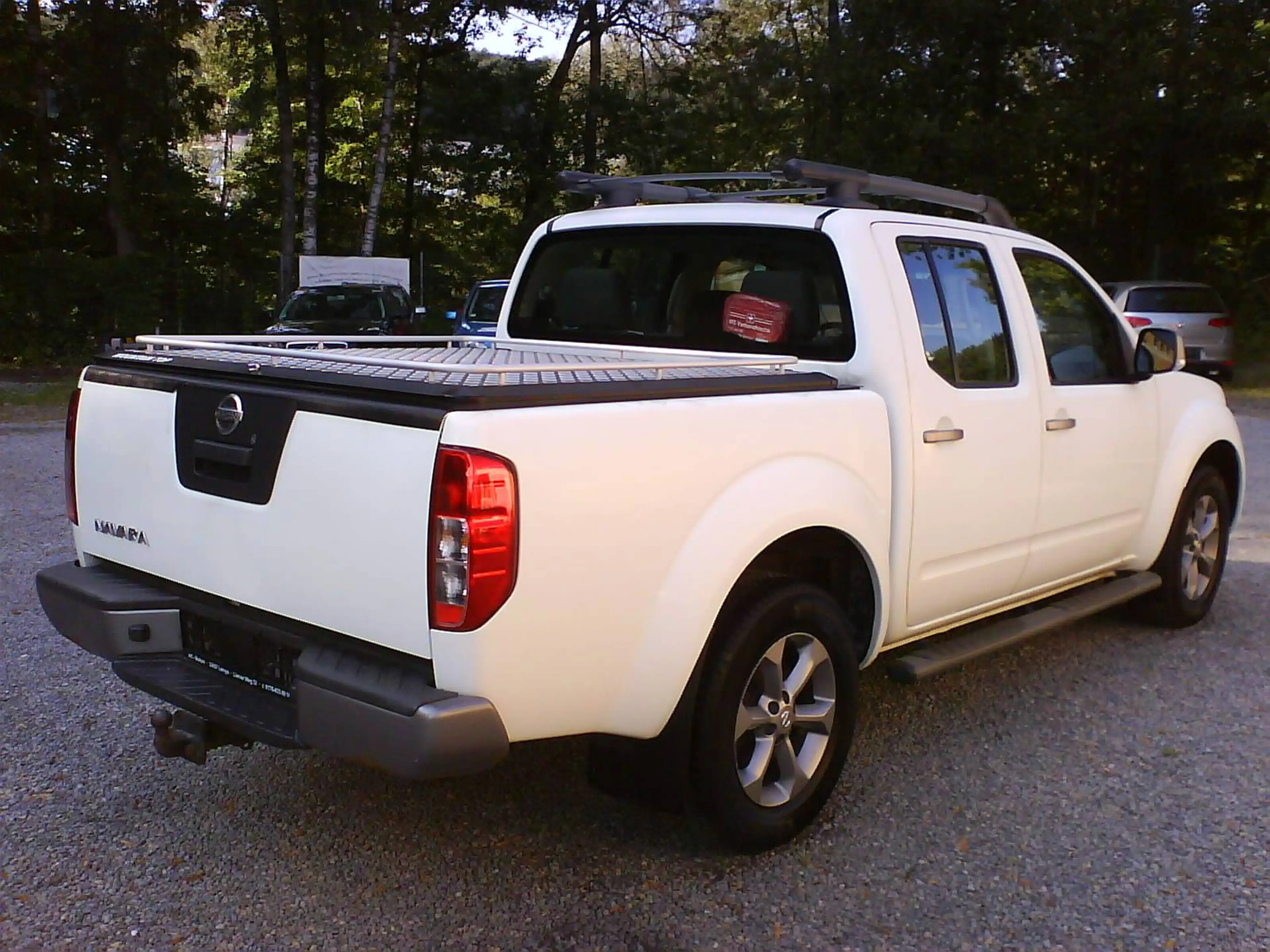 Nissan Navara Double Cab PLATINUM 4X4 — photo 4