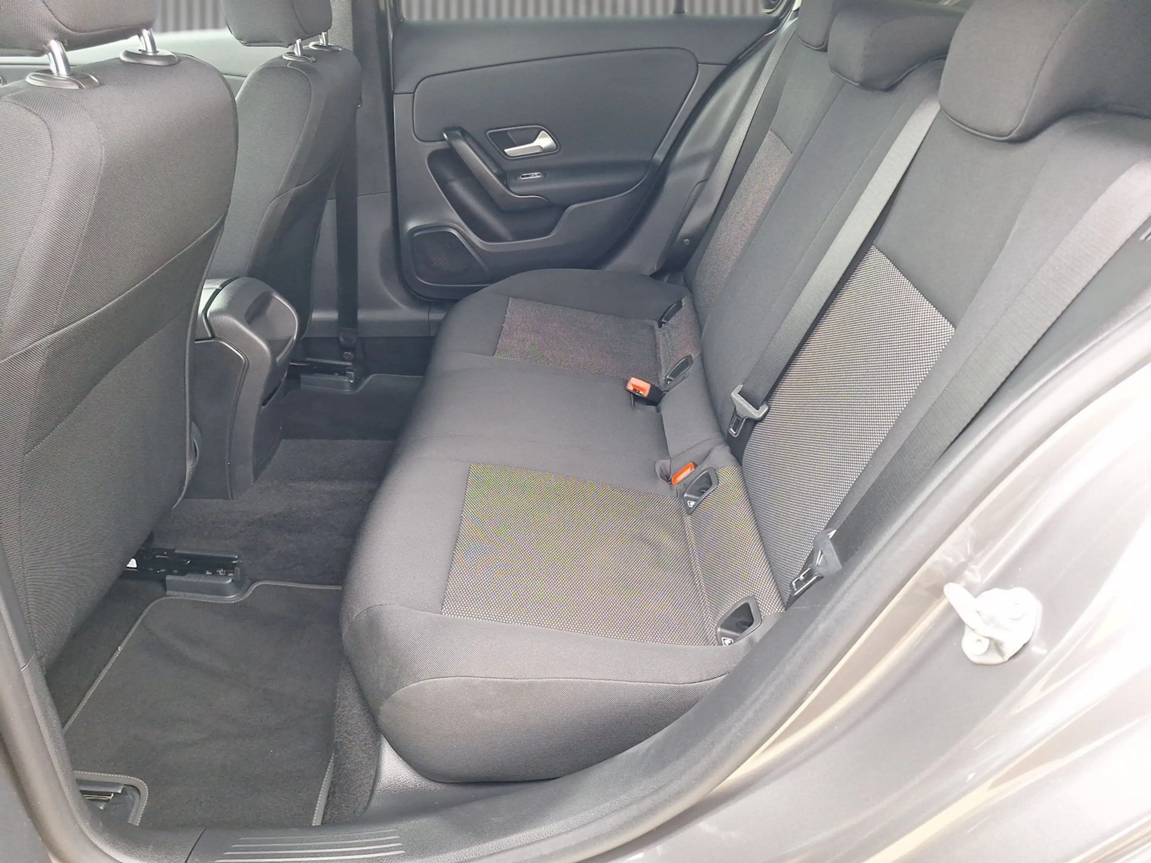 Mercedes-Benz A 180 Navi*Tempomat*digit.Cockpit*PDC — photo 10
