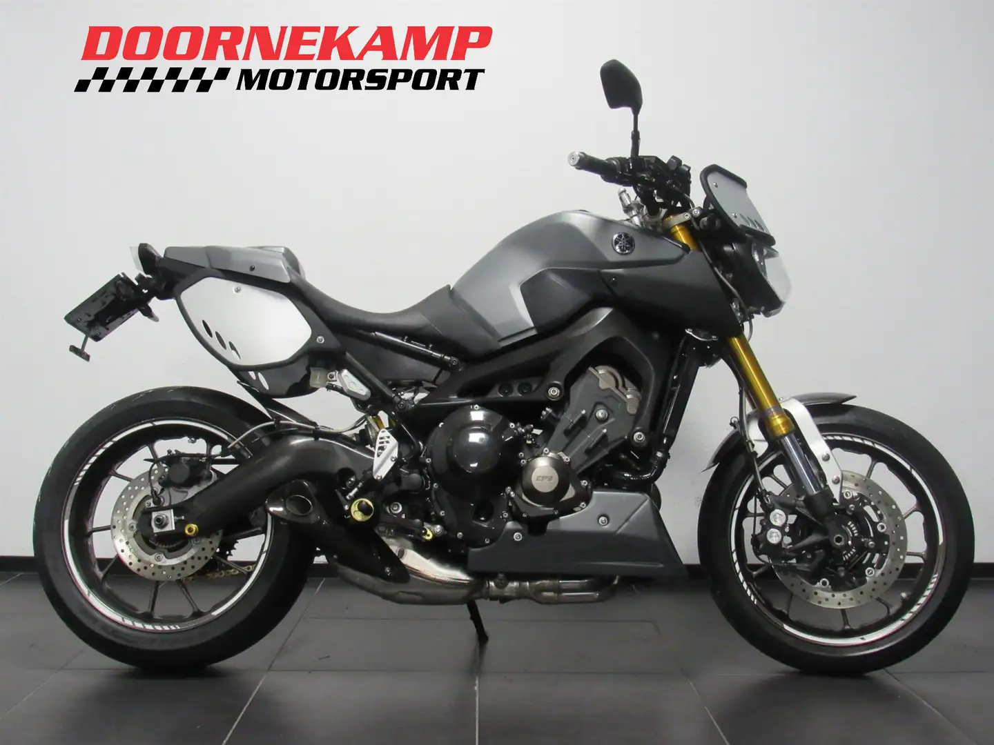Yamaha MT-09 SPORT TRACKER Grijs - 1