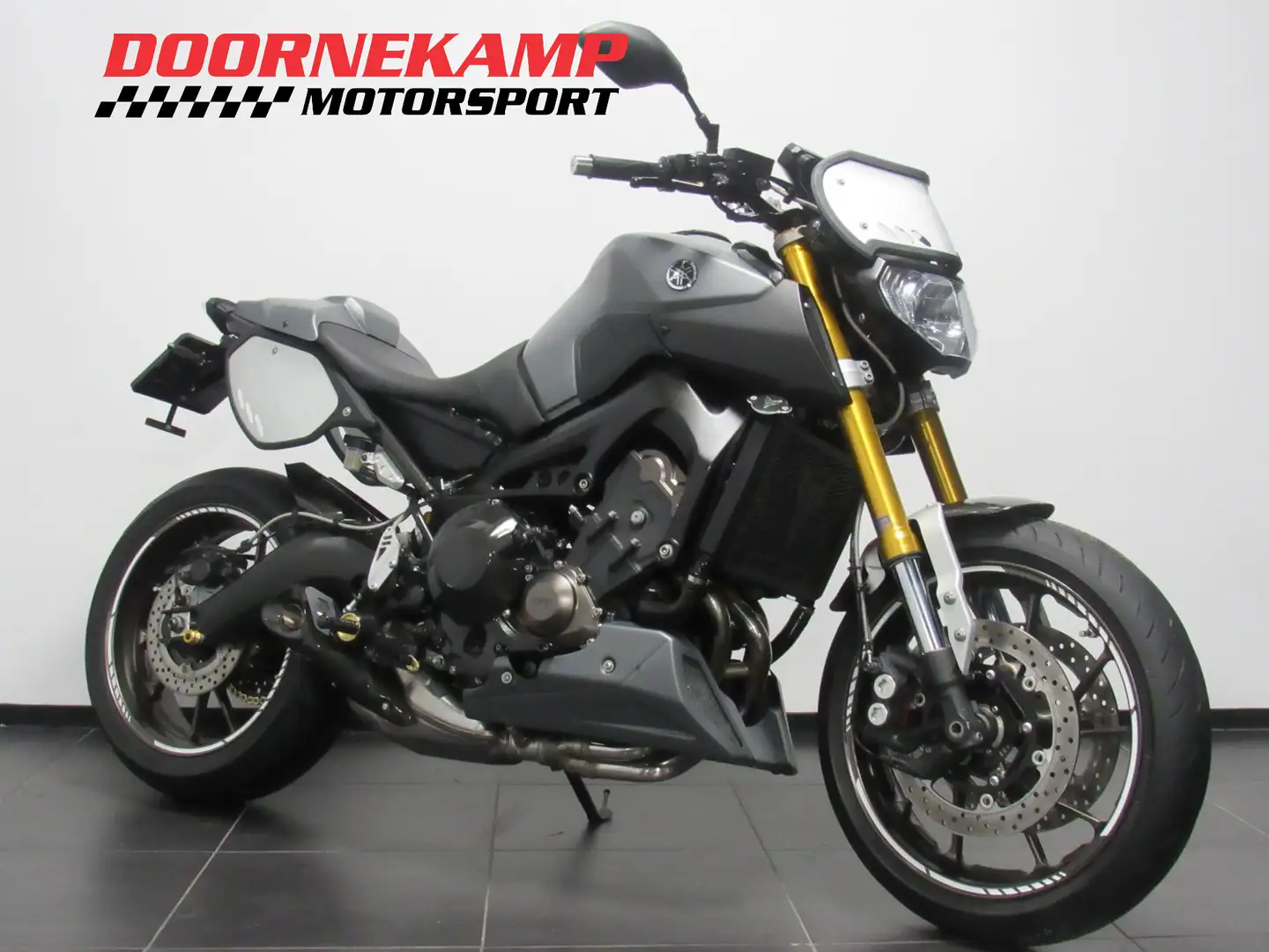 Yamaha MT-09 SPORT TRACKER Grijs - 2