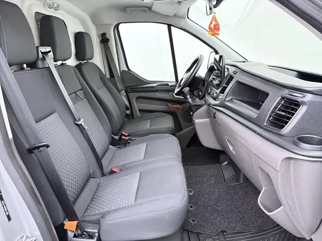 Ford Transit Custom view 10