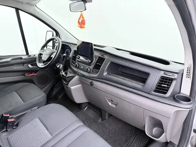 Ford Transit Custom view 9