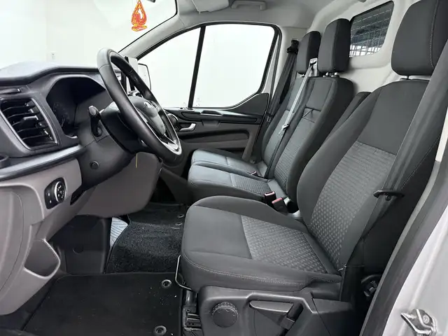 Ford Transit Custom view 8