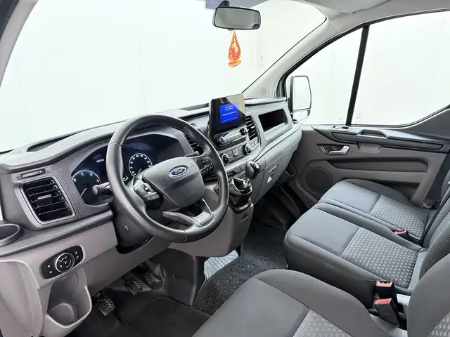 Ford Transit Custom view 7