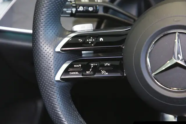 Mercedes-Benz E-Class view 16