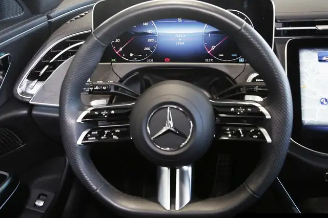Mercedes-Benz E-Class view 13