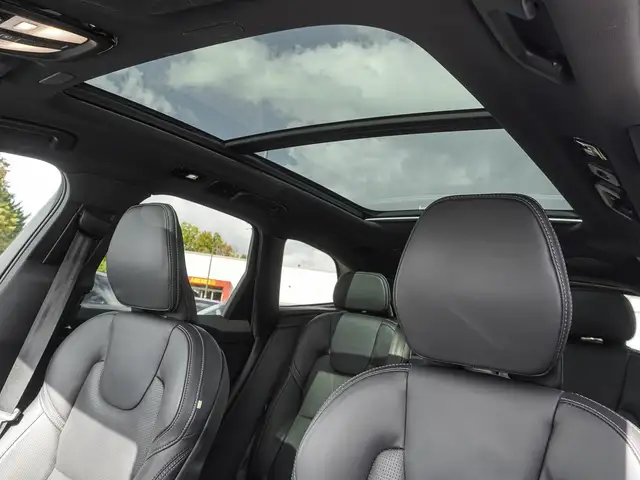 Volvo XC60 view 8