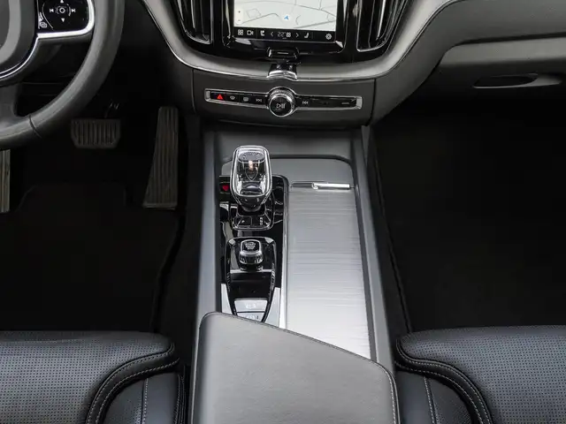 Volvo XC60 view 15
