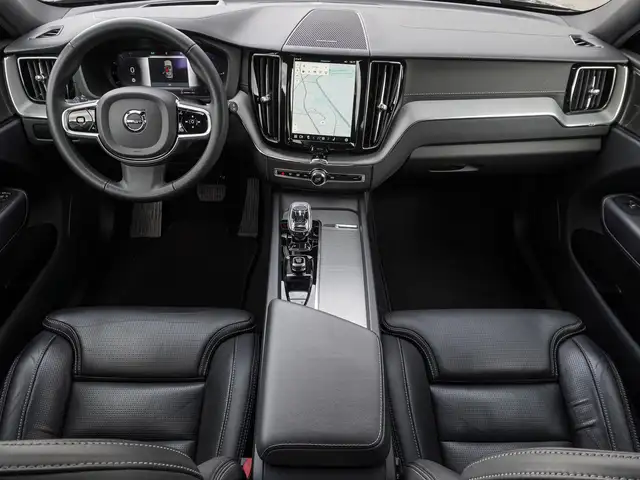 Volvo XC60 view 11