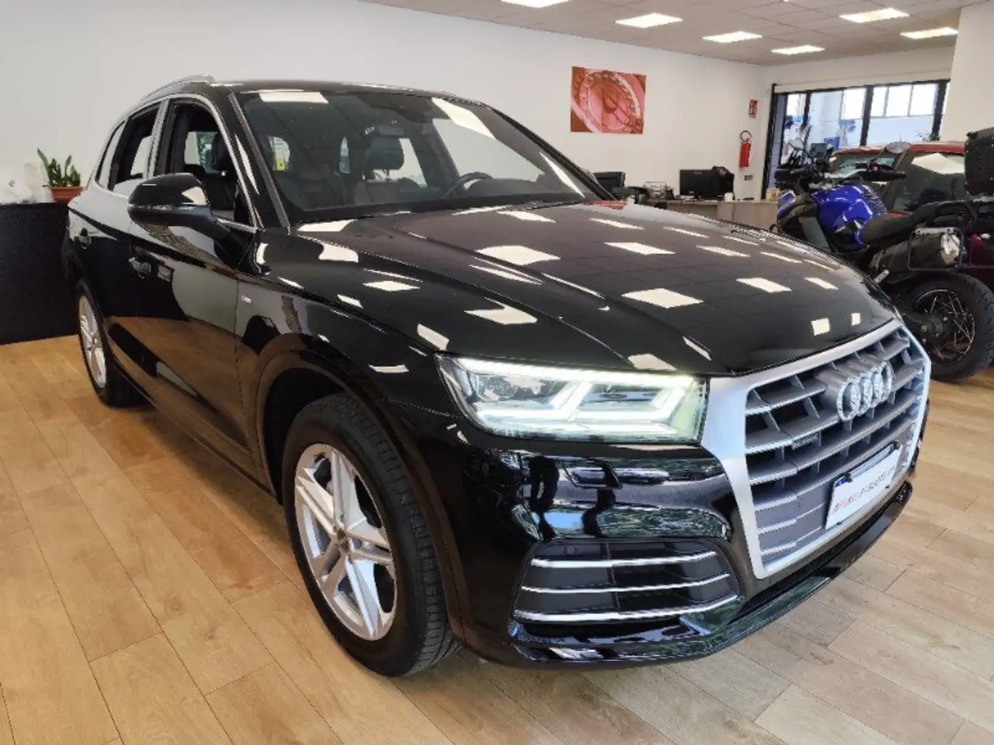 Audi Q5 50 TFSI-E Quattro S Tronic S Line LED Cerchi 19 Nero - 2