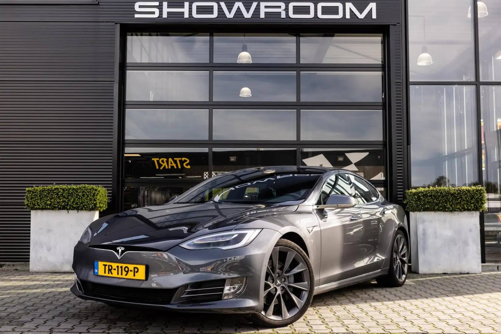 Tesla Model S 100D, 418 PK, NL Auto, Camera, Autopilot, Stoelver Grijs - 2