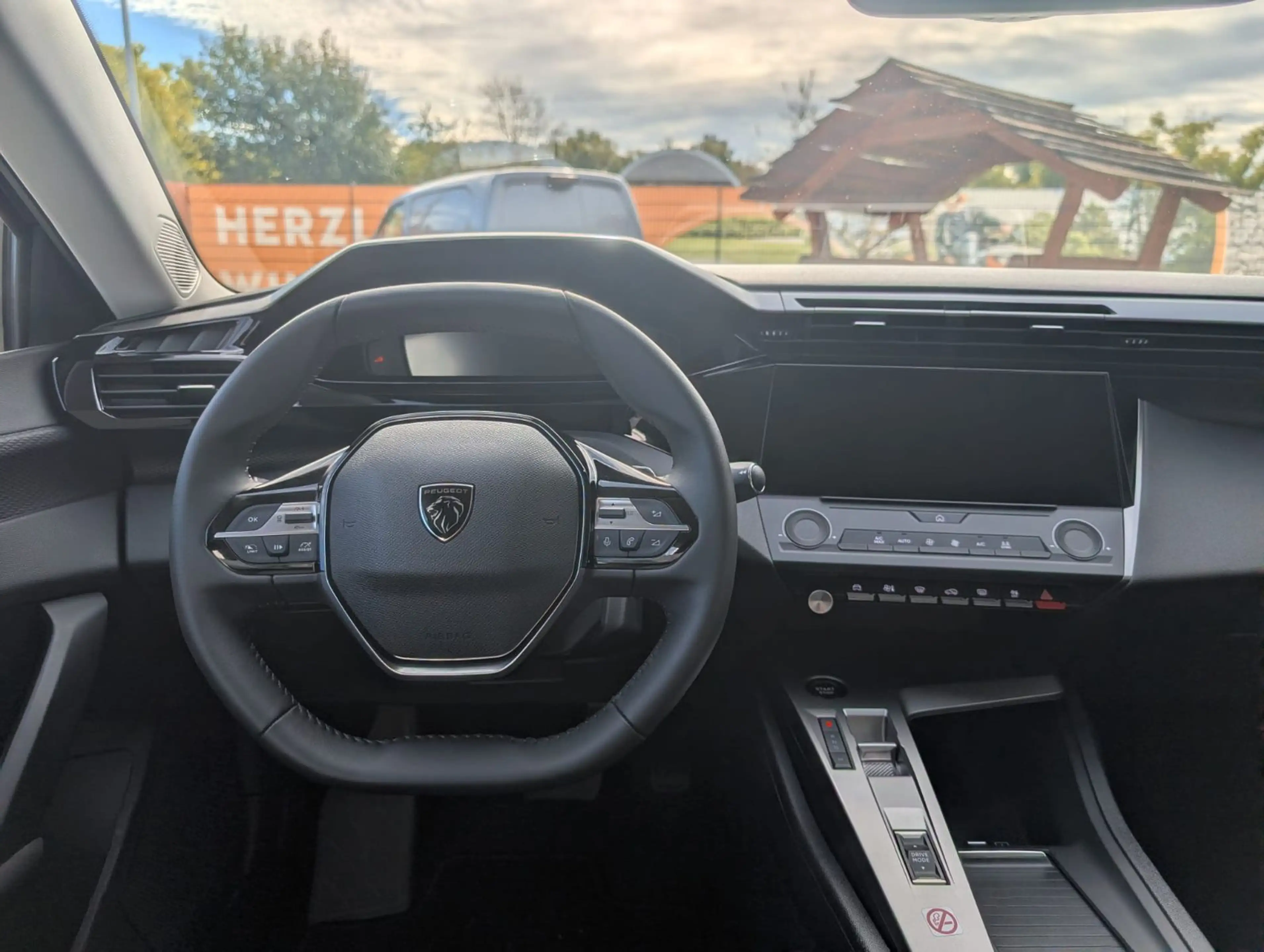 Peugeot 308 SW Style FACELIFT HDI 130 EAT 8 NAVIPAKET — photo 15