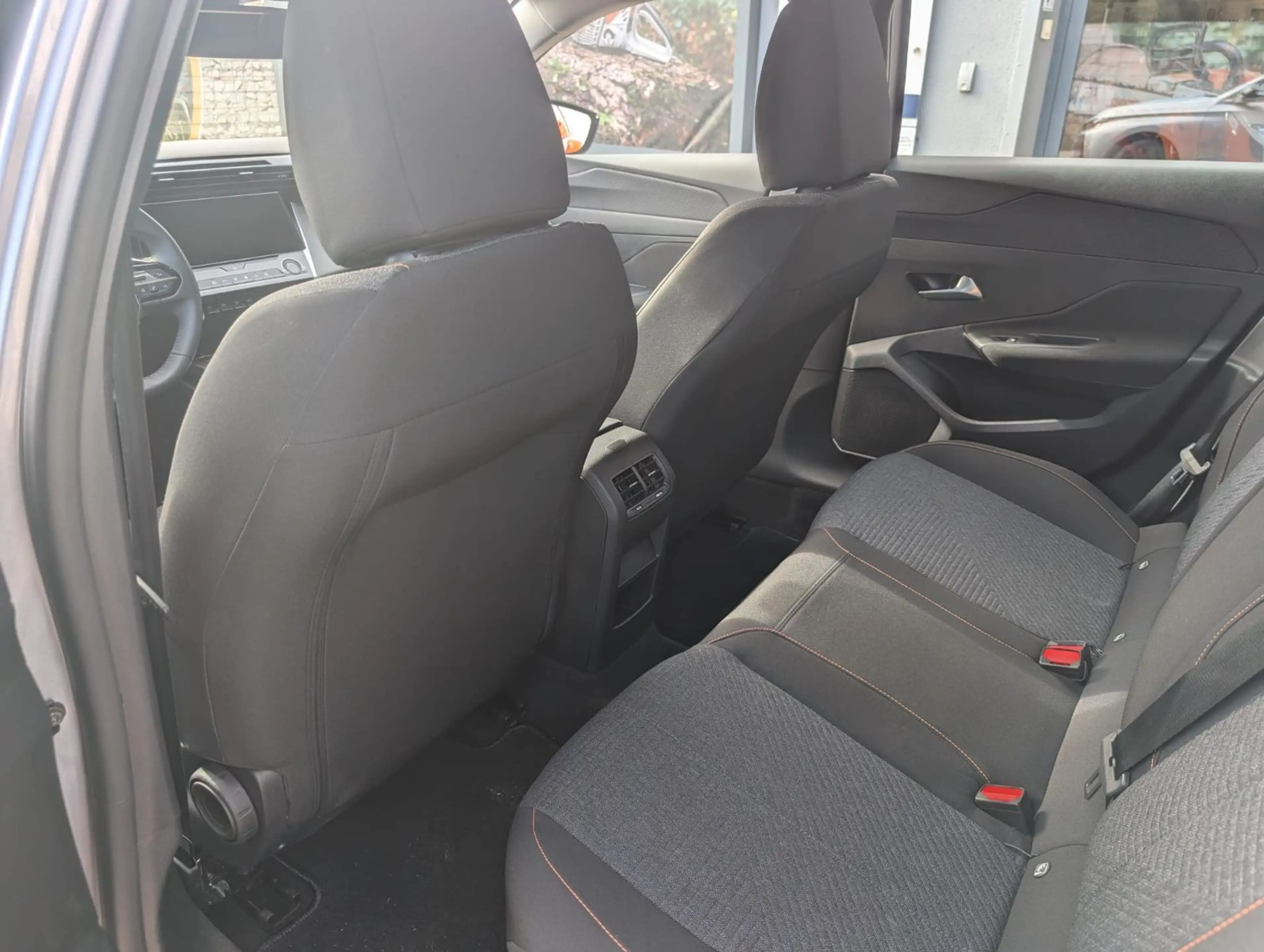 Peugeot 308 SW Style FACELIFT HDI 130 EAT 8 NAVIPAKET — photo 11