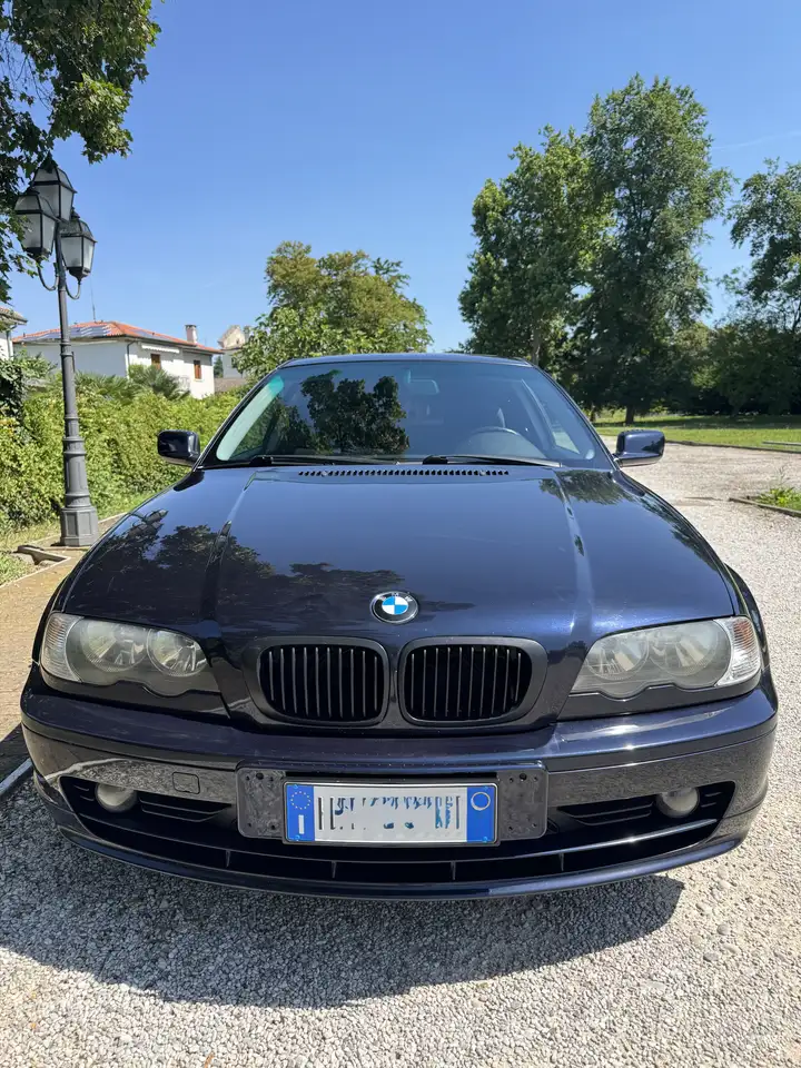 BMW 320i Coupe c/clima auto, foto 2