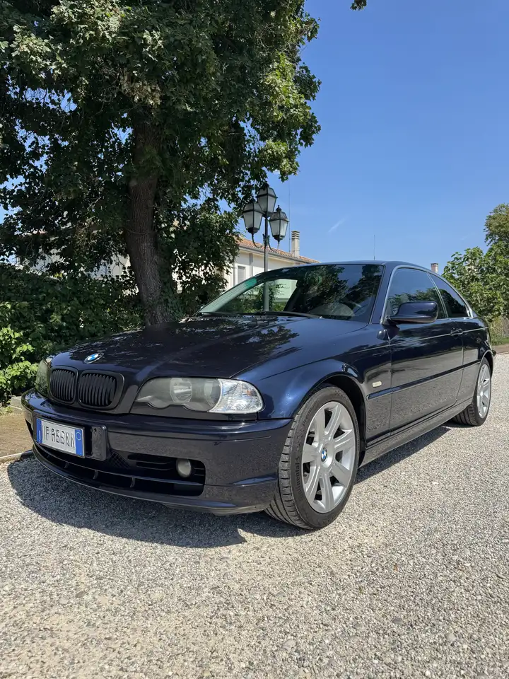 BMW 320i Coupe c/clima auto, foto 1