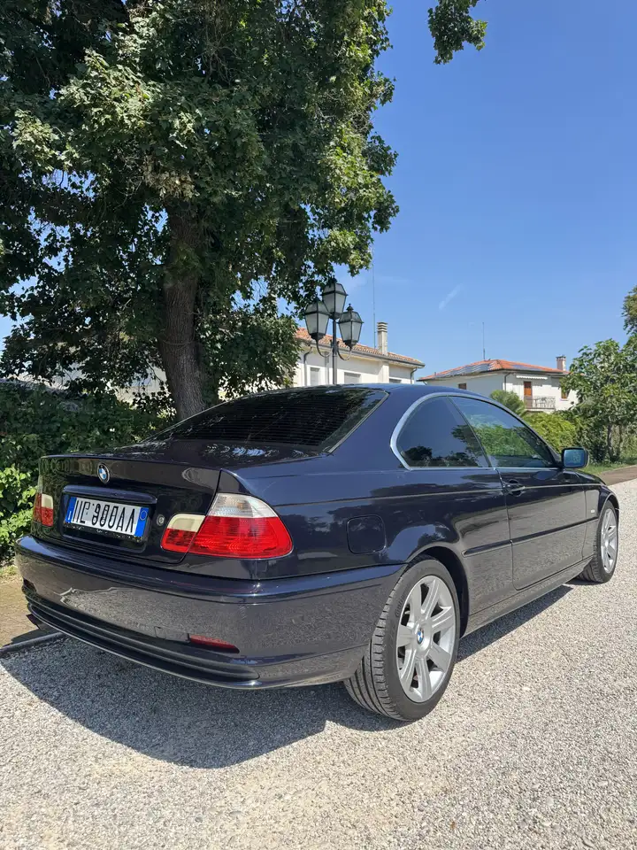 BMW 320i Coupe c/clima auto, foto 4