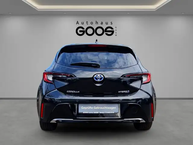 Toyota Corolla view 4