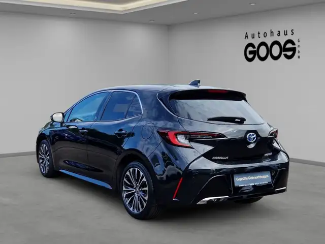 Toyota Corolla view 3