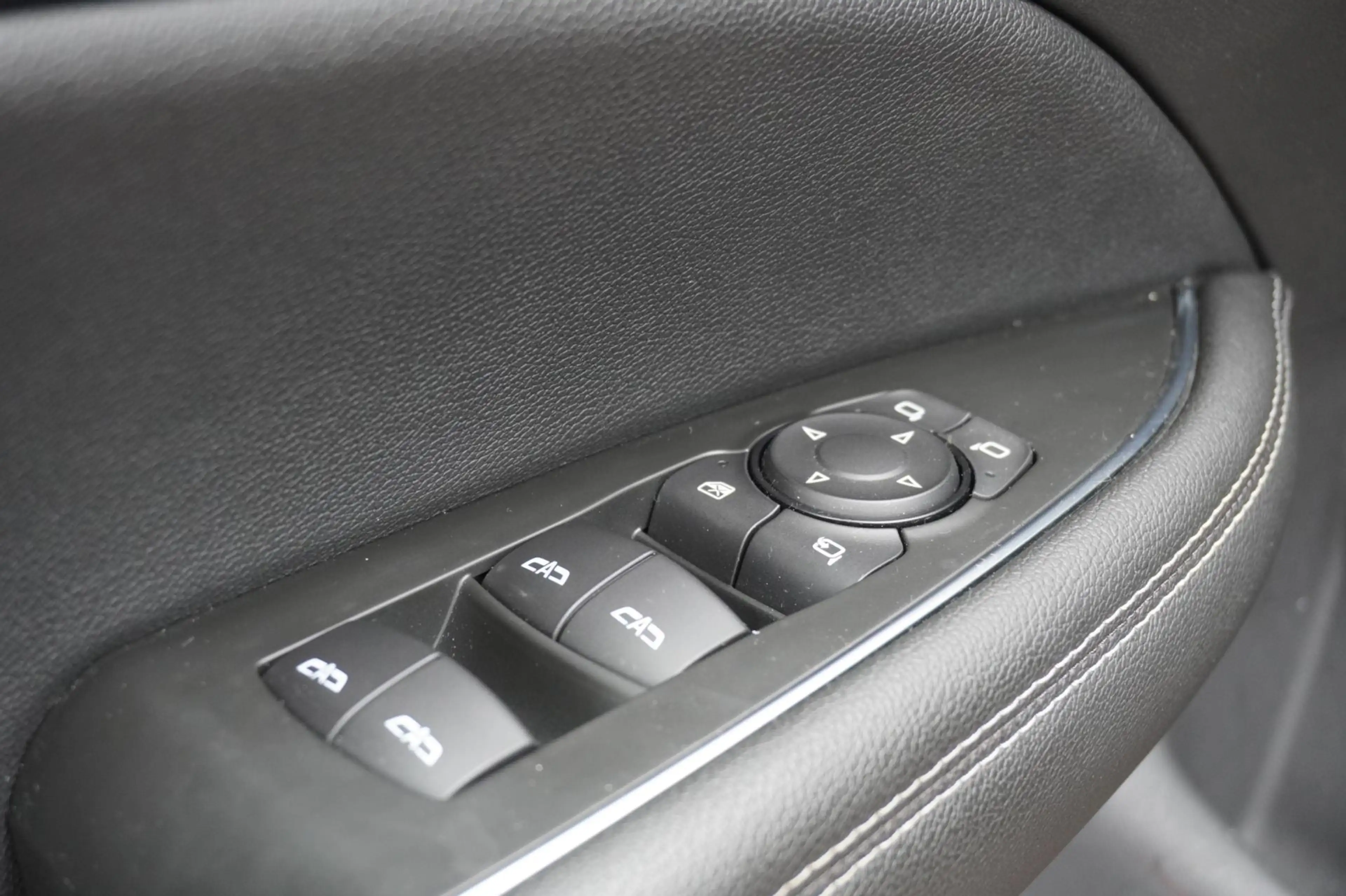 Opel Insignia Sports Tourer 1.5 Turbo Business Executive | Virt. — photo 47