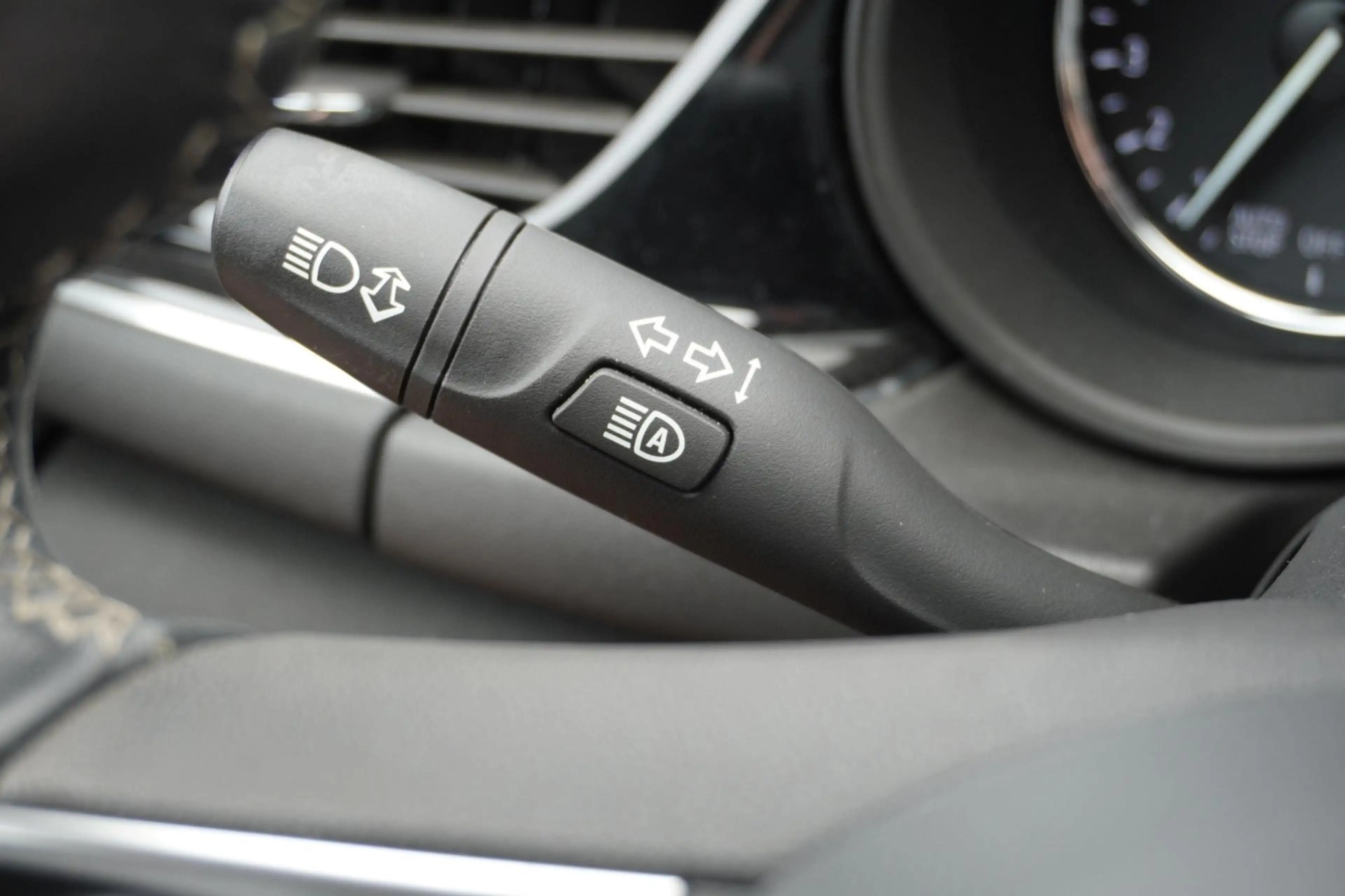 Opel Insignia Sports Tourer 1.5 Turbo Business Executive | Virt. — photo 27