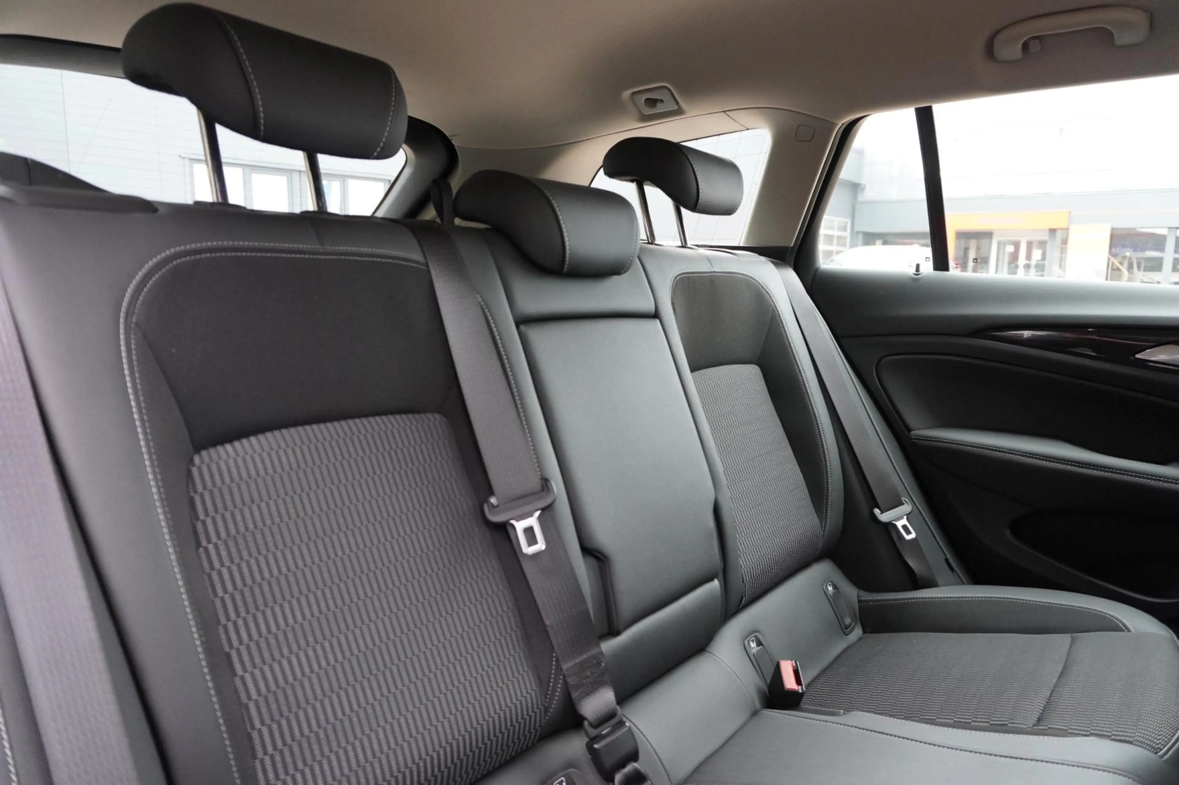 Opel Insignia Sports Tourer 1.5 Turbo Business Executive | Virt. — photo 14