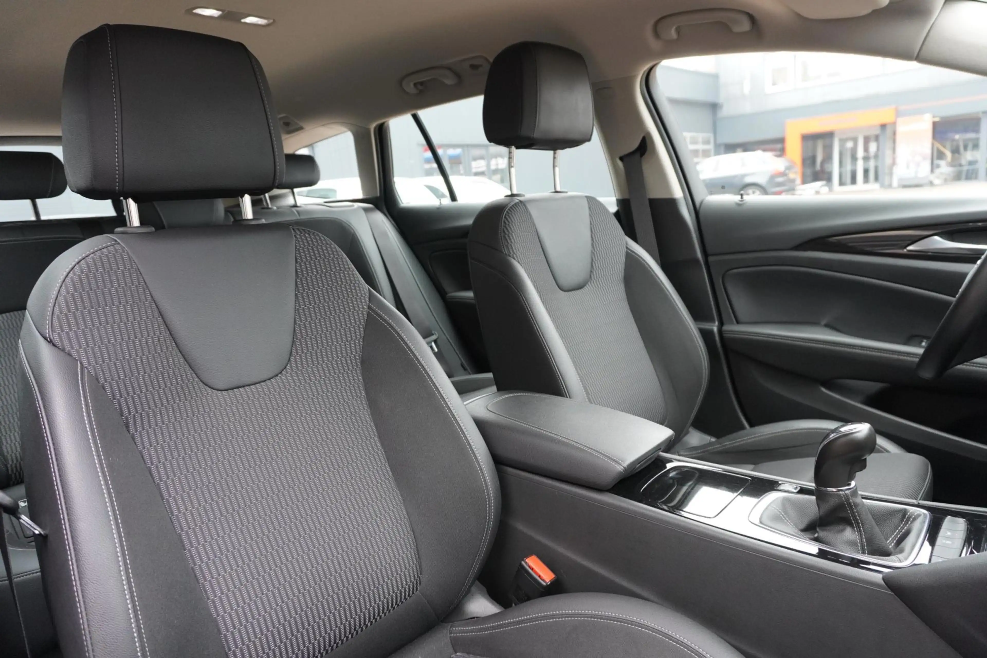 Opel Insignia Sports Tourer 1.5 Turbo Business Executive | Virt. — photo 12