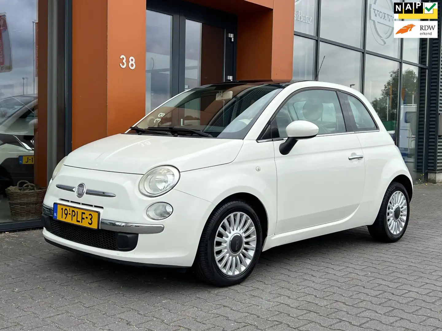Fiat 500 0.9 TwinAir Lounge|Panodak|Airco|El. ramen|AUX|NAP Wit - 1