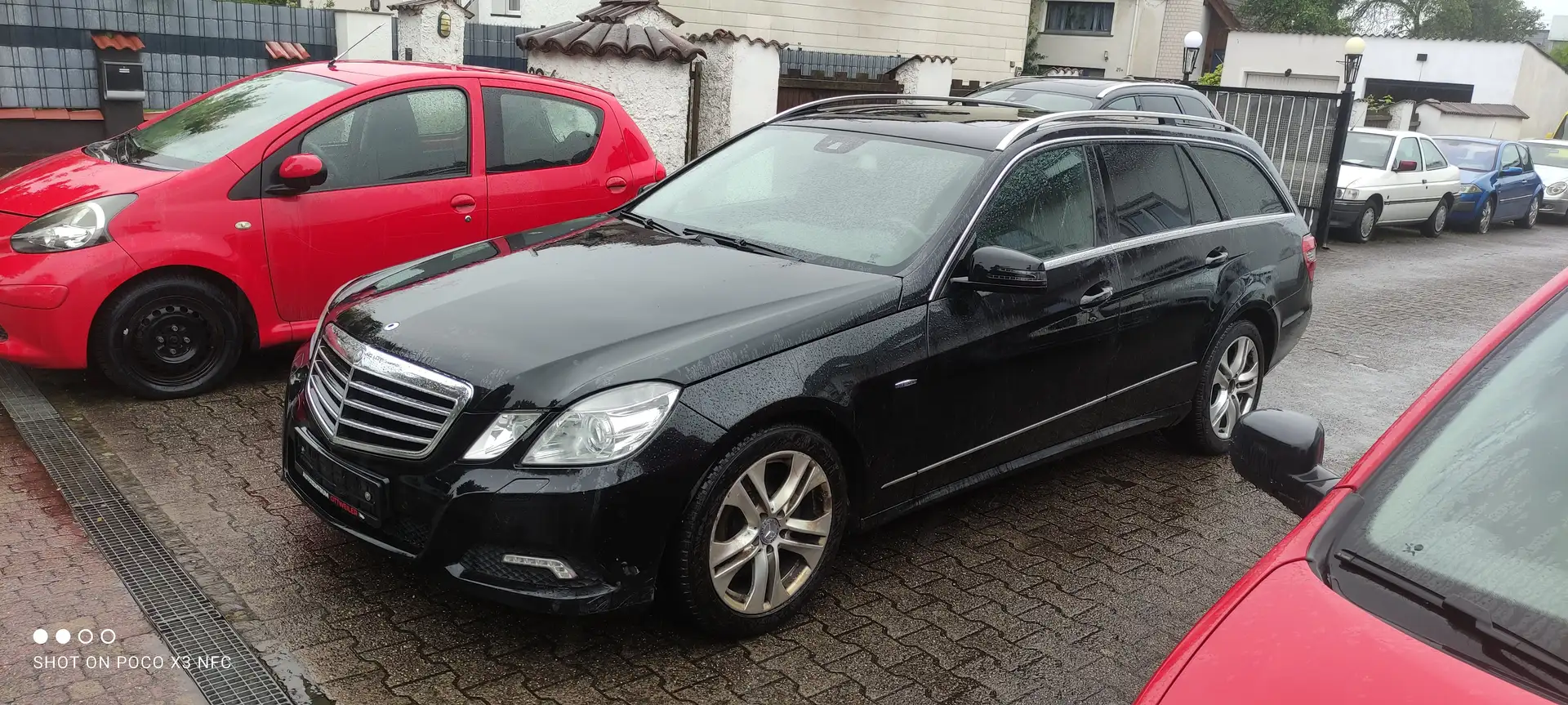 Mercedes-Benz E 350 T CDI DPF BlueEFFICIENCY 7G-TRONIC Avantgarde Schwarz - 1