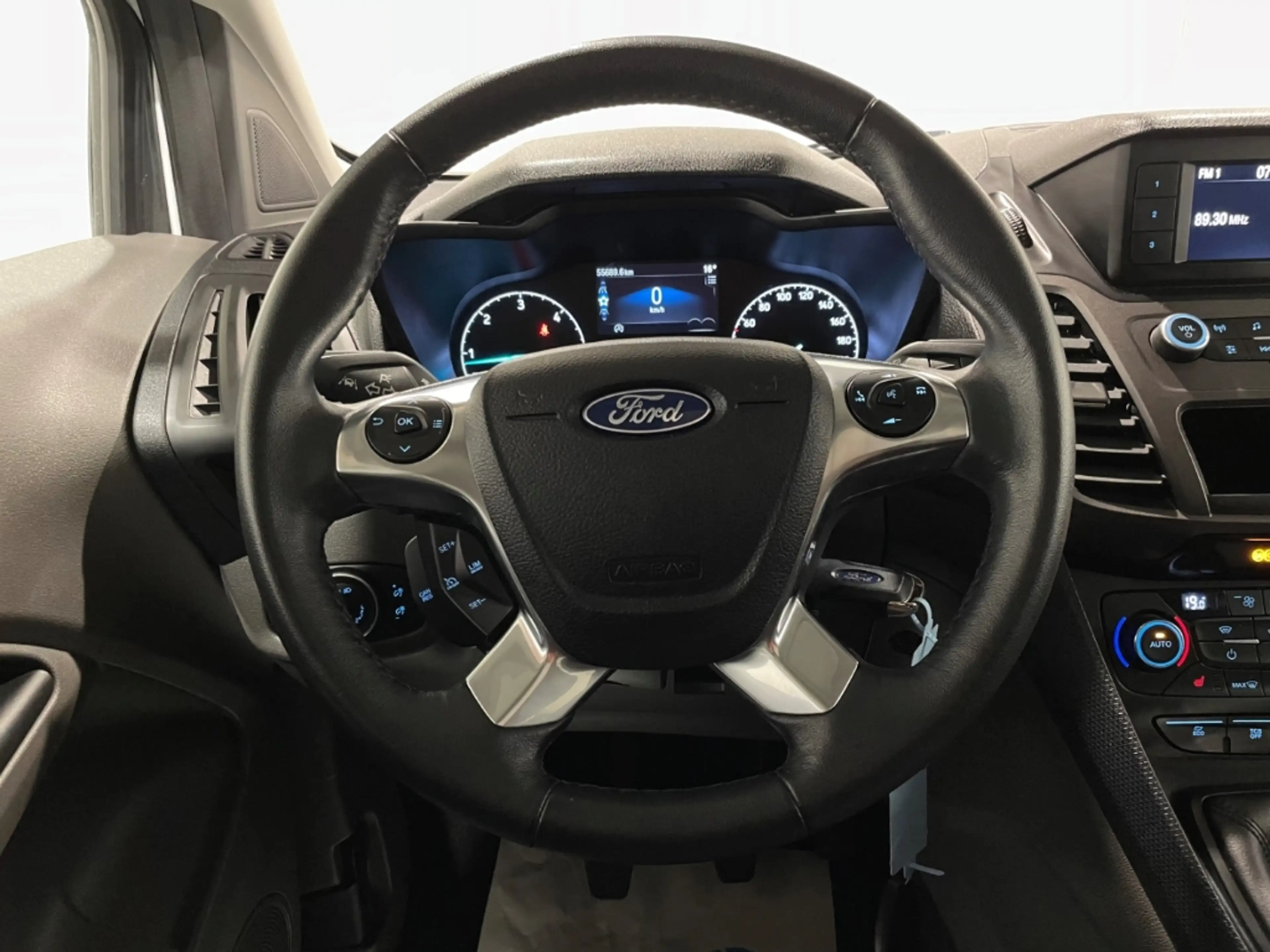 Ford Grand Tourneo 1.5 EcoBlue Trend EU6d 7-Sitzer Pano Klima PDC — photo 12