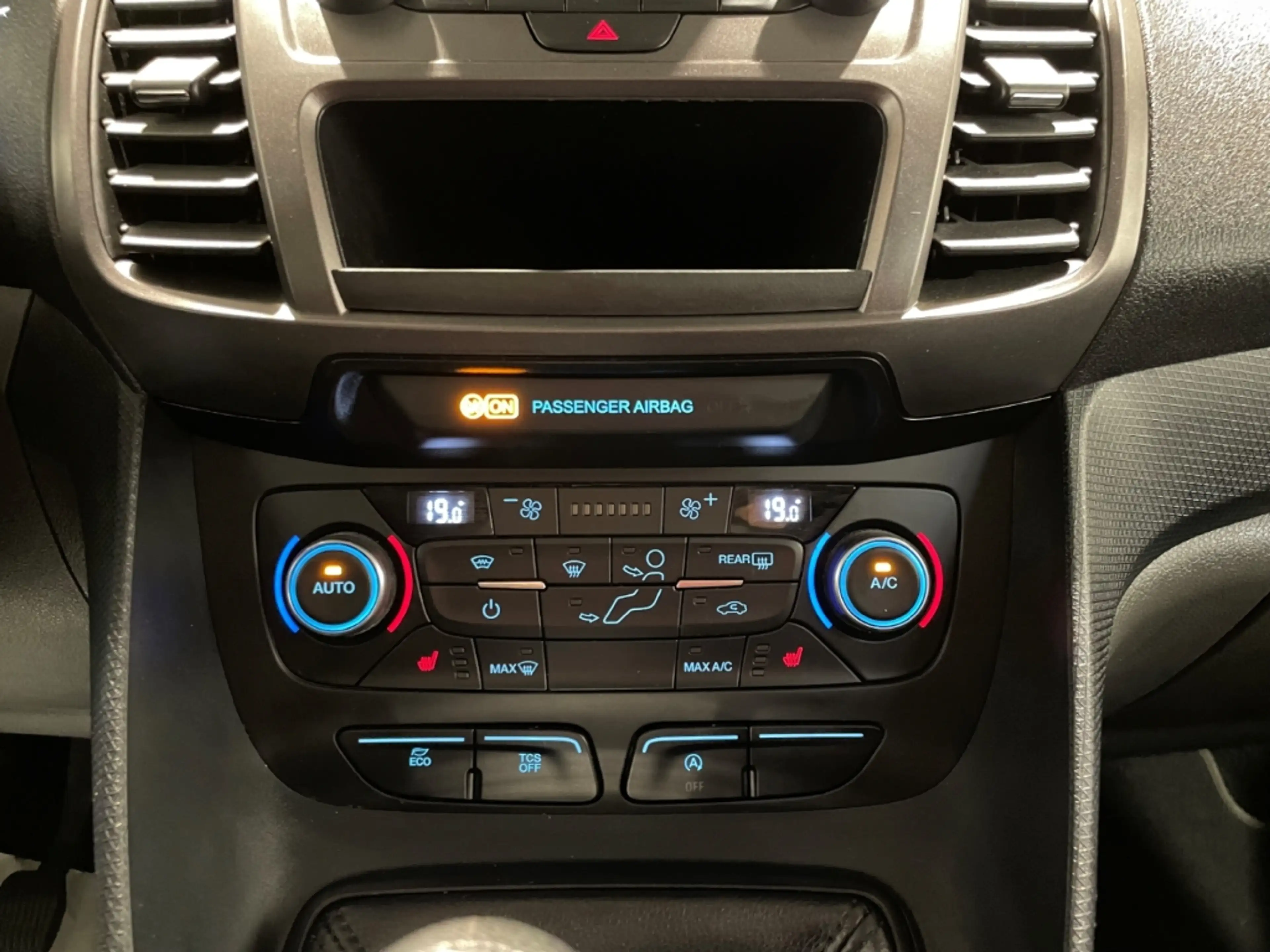 Ford Grand Tourneo 1.5 EcoBlue Trend EU6d 7-Sitzer Pano Klima PDC — photo 14