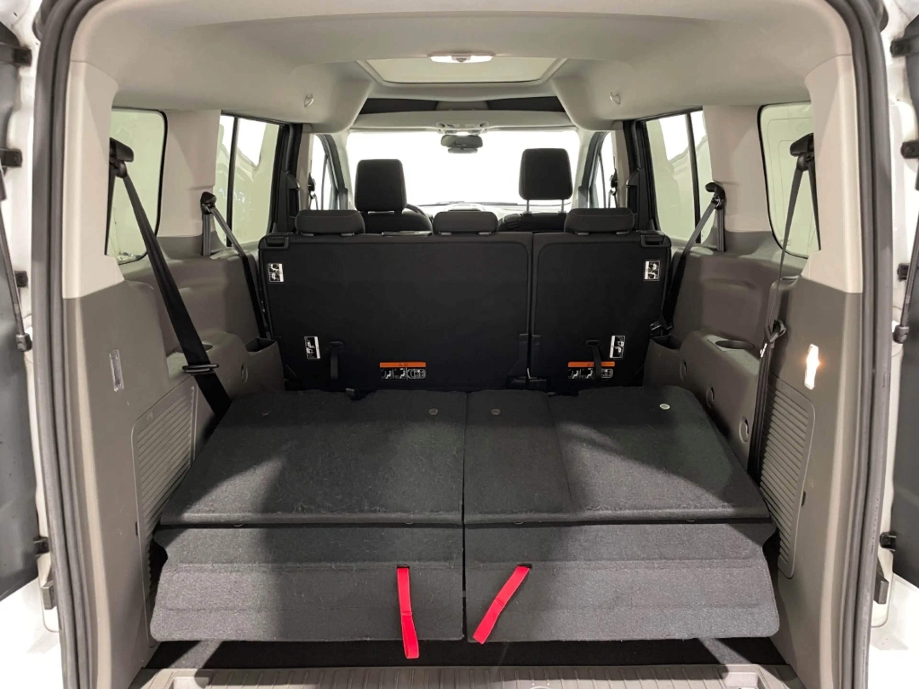 Ford Grand Tourneo 1.5 EcoBlue Trend EU6d 7-Sitzer Pano Klima PDC — photo 10