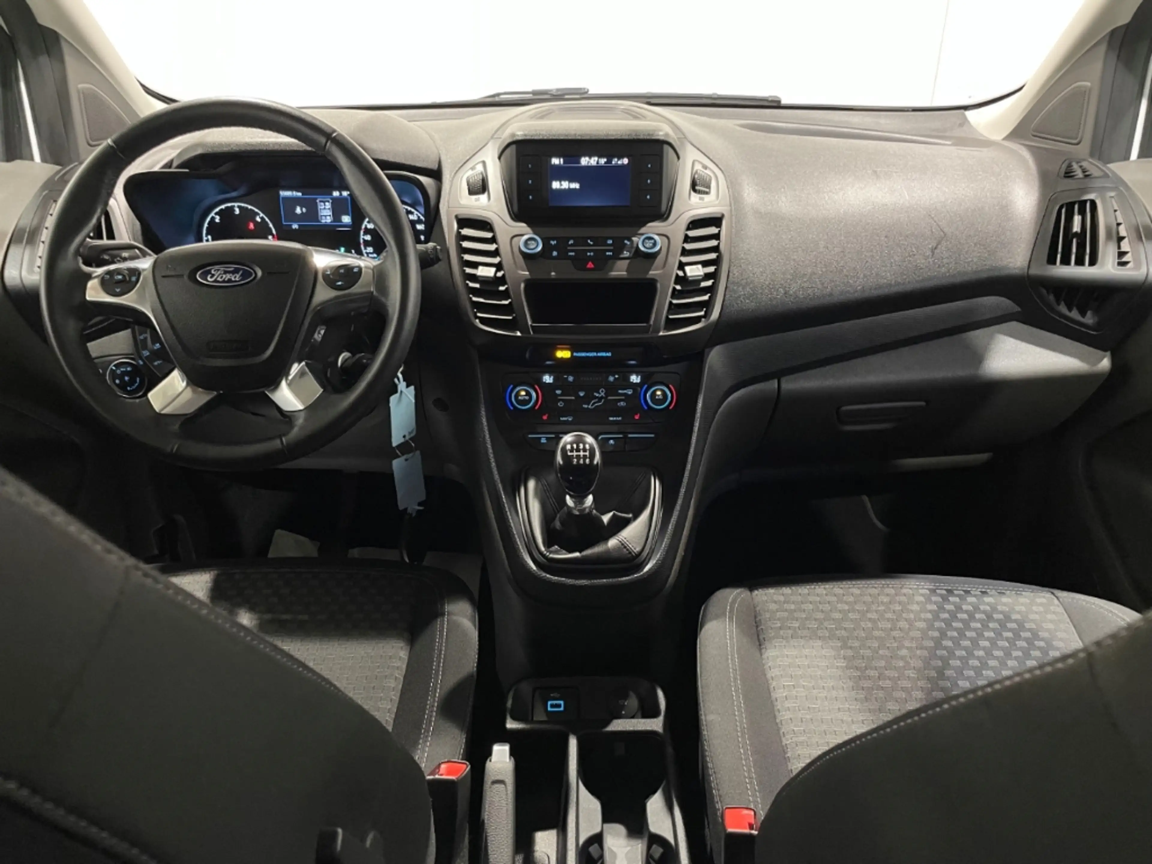 Ford Grand Tourneo 1.5 EcoBlue Trend EU6d 7-Sitzer Pano Klima PDC — photo 11