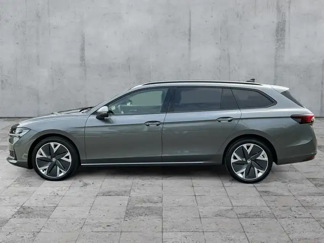 Skoda Superb view 3