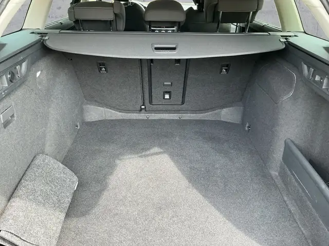Skoda Superb view 13
