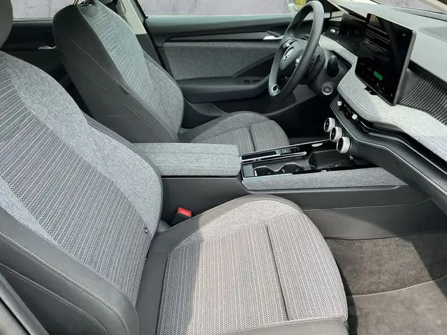 Skoda Superb view 12