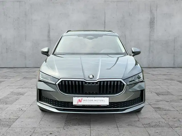 Skoda Superb view 2