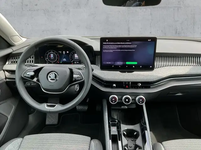 Skoda Superb view 8