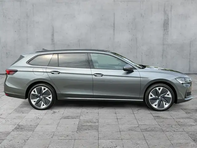 Skoda Superb view 6